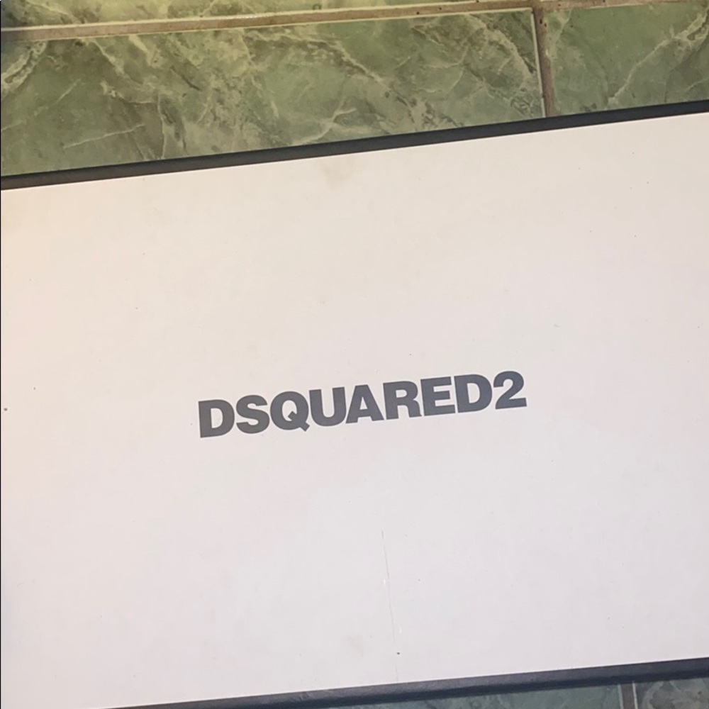 D Squared 2 - Picture 2 of 5